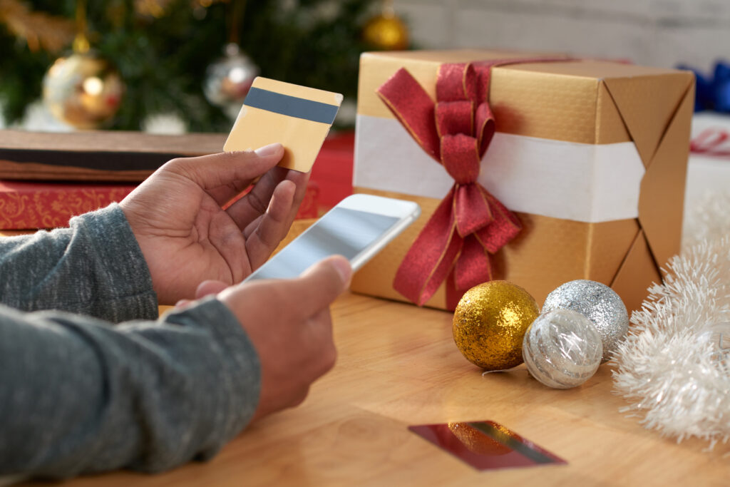 Compras de Natal com cupons de desconto em 2024.